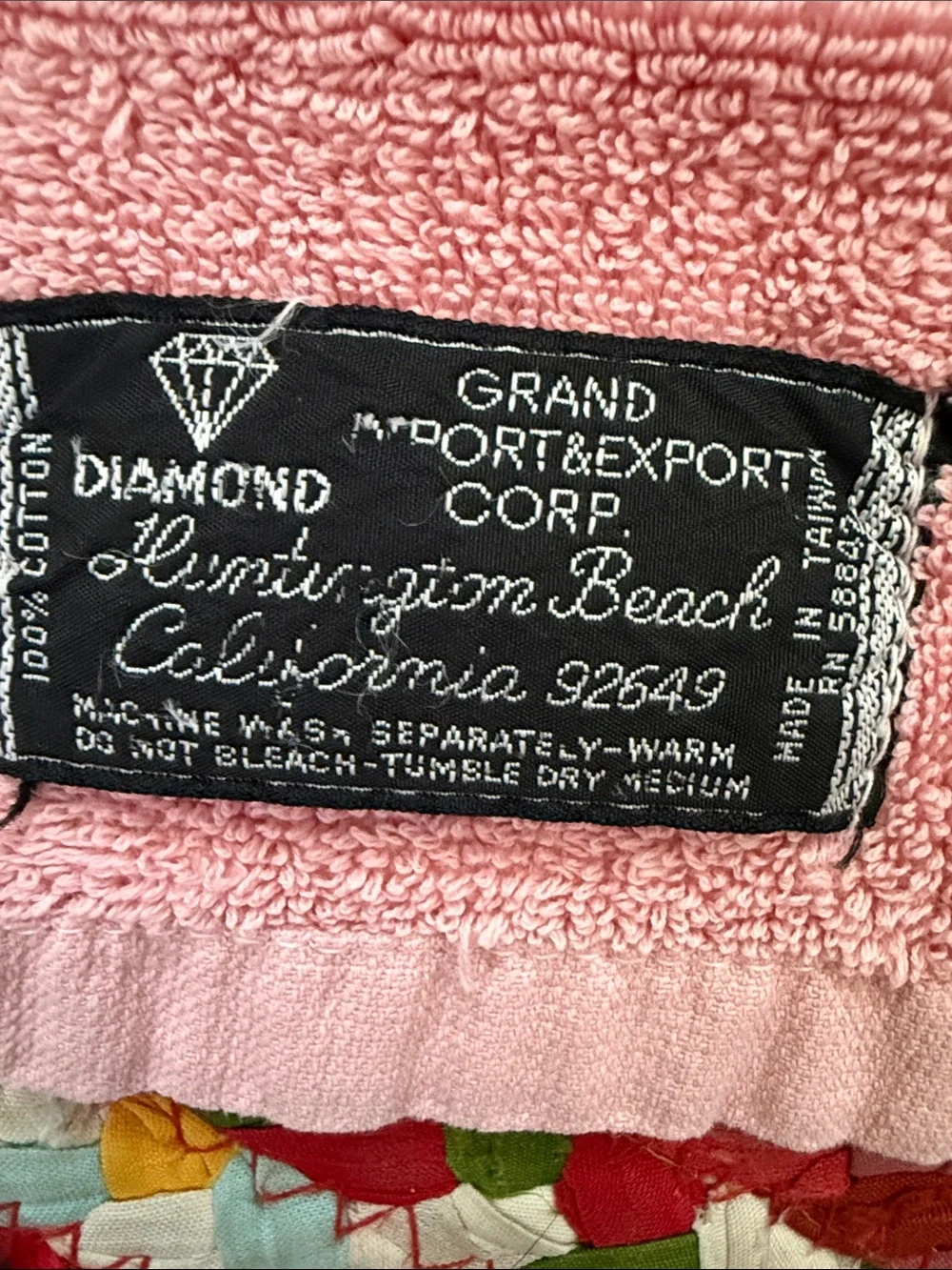 Vintage 70s/80s Diamond Classic Pink Floral Boho Grandma Cottage Bath Towel
